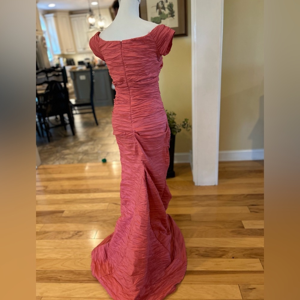 Alex Evenings Off-Shoulder Rouched Maxi Dress - Picture 4 of 10